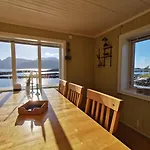 Panoramic Seaview House By The Sea Сasa de vacaciones