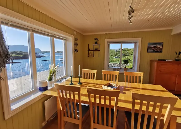 Panoramic Seaview House By The Sea *