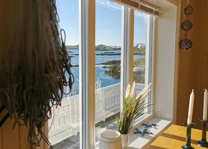 Semesterbostad Panoramic Seaview House By The Sea *